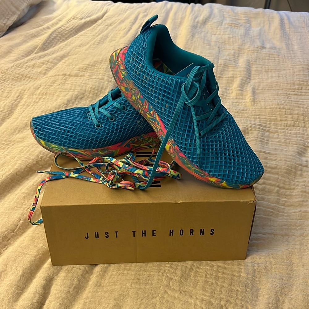 Women’s 9.5 Nobull Mesh Runner, NEVER WORN, Blue, pink green and blue swirl sole